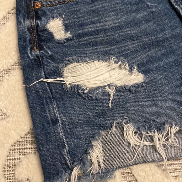 American Eagle 90’s Boyfriend Distressed Shorts - Picture 7 of 16